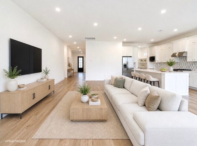 Building Photo - 31026 Sun Vly Dr
