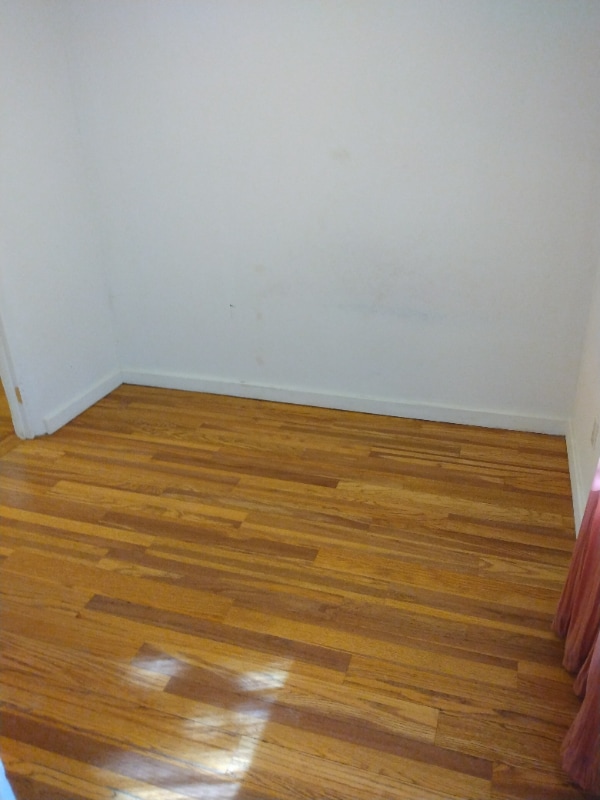 Building Photo - 433 E 23rd St