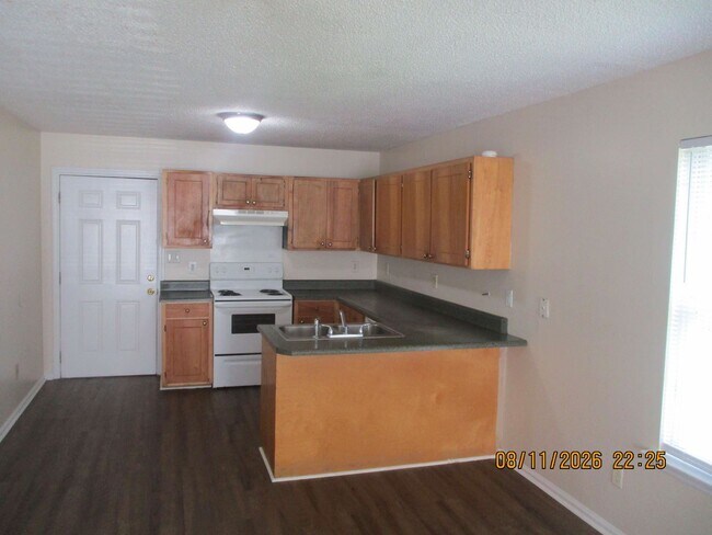 Building Photo - 2205 Beachview Dr