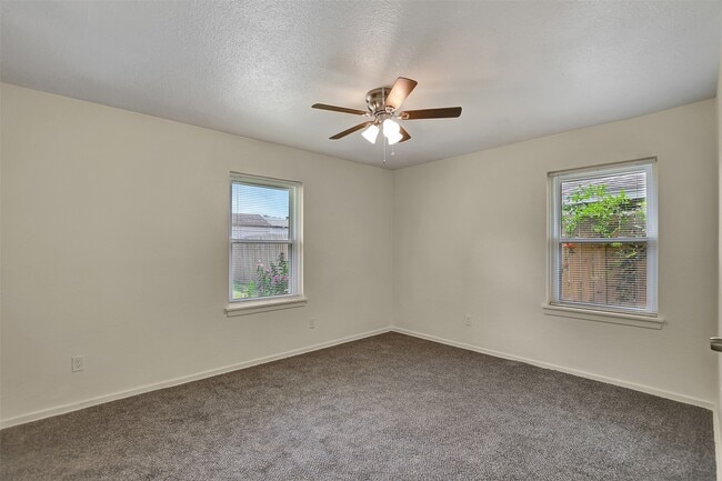 Building Photo - 2505 Dewberry Ln