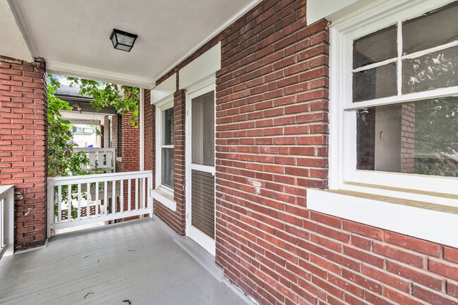Building Photo - 2710 Holmes St