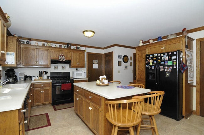 Building Photo - 7825 W Puetz Rd