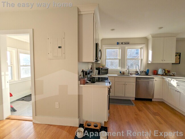 Building Photo - 28 Fairmount Ave