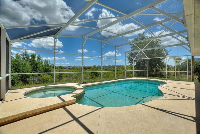 Building Photo - 546 Windsor Pl