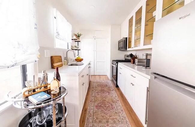 Building Photo - Completely remodeled 1 bedroom rental unit...