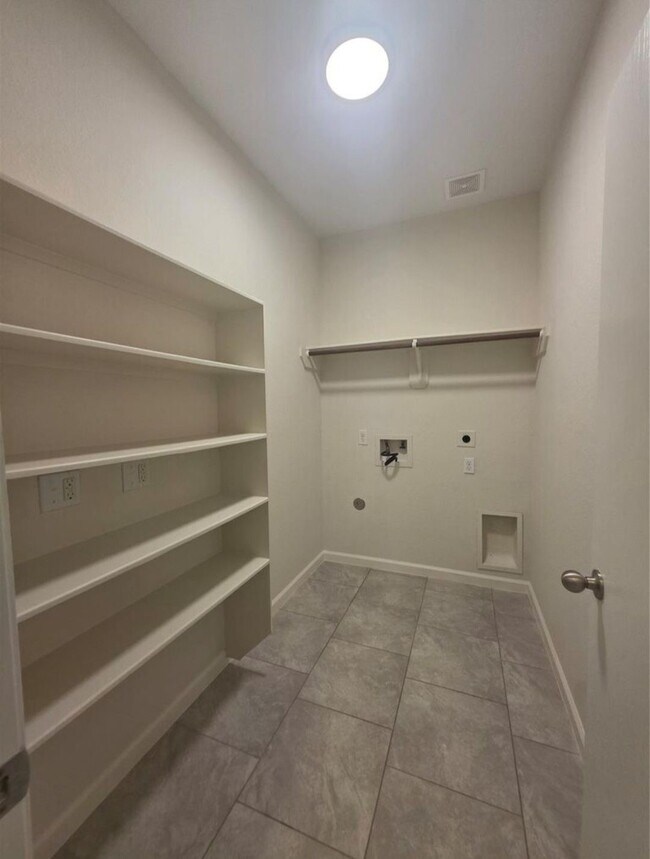 Building Photo - 1822 Emerson Ridge Dr