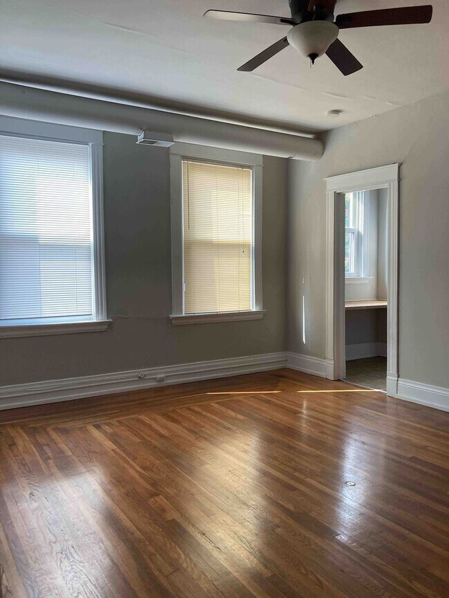 Building Photo - 3241 Jefferson Ave