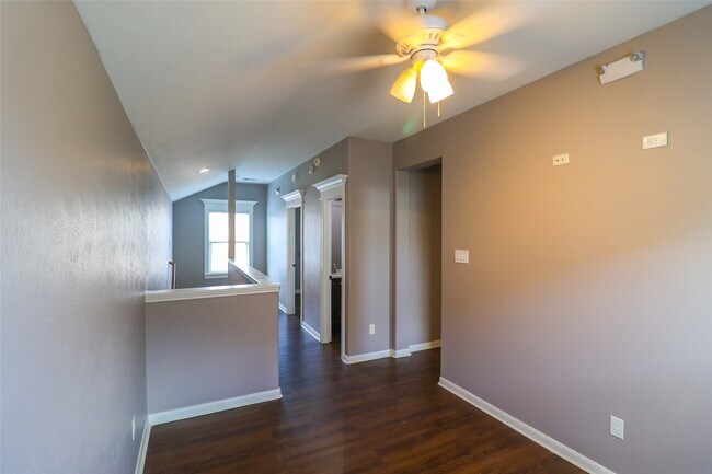 Building Photo - 7438 Tonsley Springs Dr