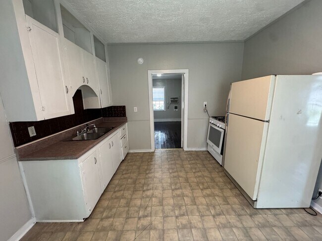 Building Photo - 2 Bedroom House Near Downtown OKC