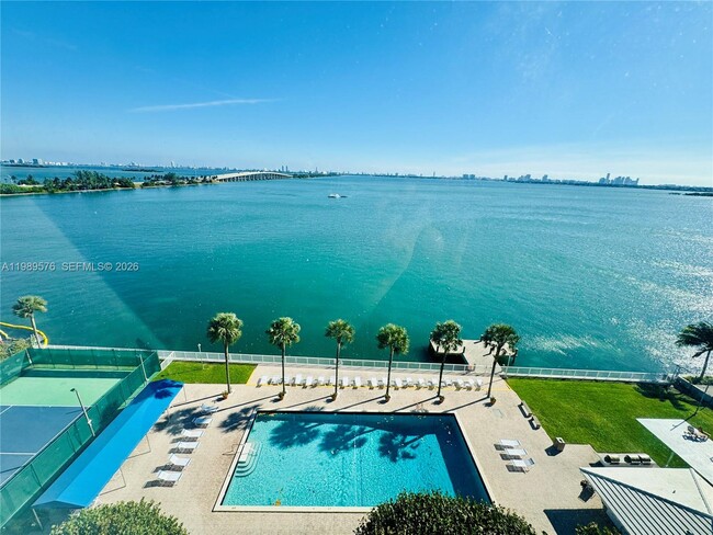 Building Photo - 3301 NE 5th Ave