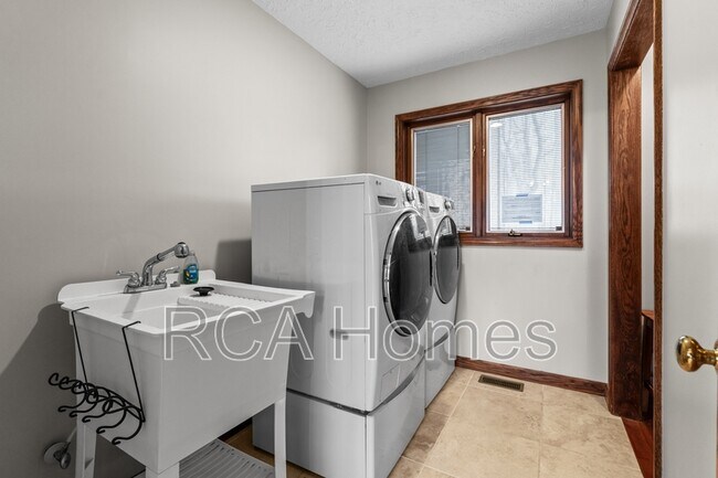 Building Photo - 8820 W 46th St