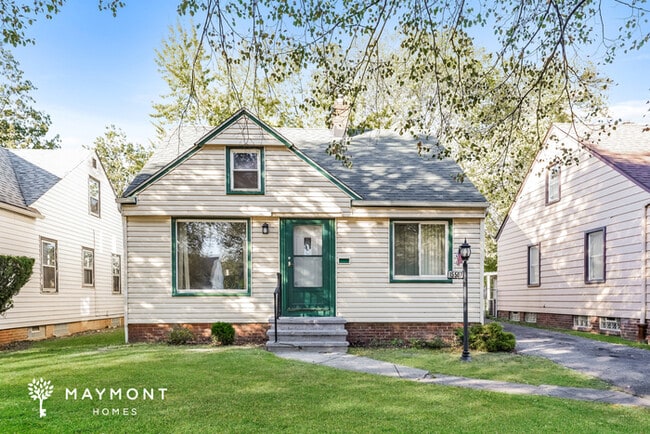 Primary Photo - 15507 Cloverside Ave