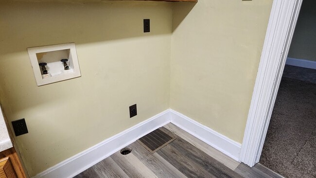 Building Photo - Four Bedroom Single Family Home for Rent in Salamanca NY!