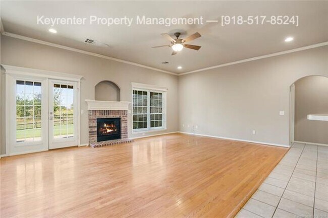 Building Photo - 3 Bed | 2 Bath | Jenks