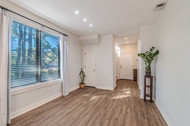 Building Photo - 15179 Kimberley Ct