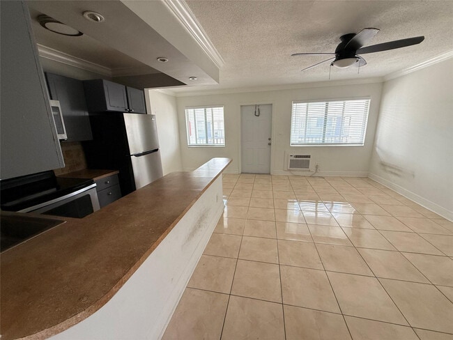 Building Photo - 1818 E Oakland Park Blvd