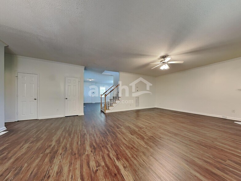 Building Photo - 134 Kimeo Way