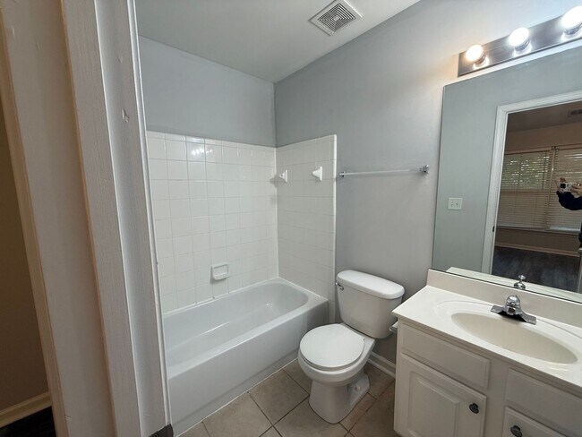 Building Photo - PRE-LEASING FOR AUGUST 2026!