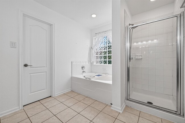 Building Photo - 3934 Brook Garden Ln