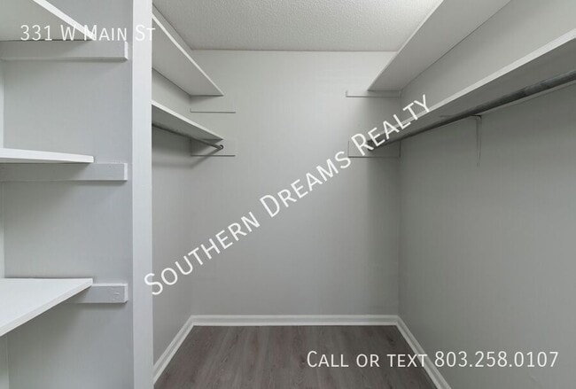 Building Photo - 331 W Main St