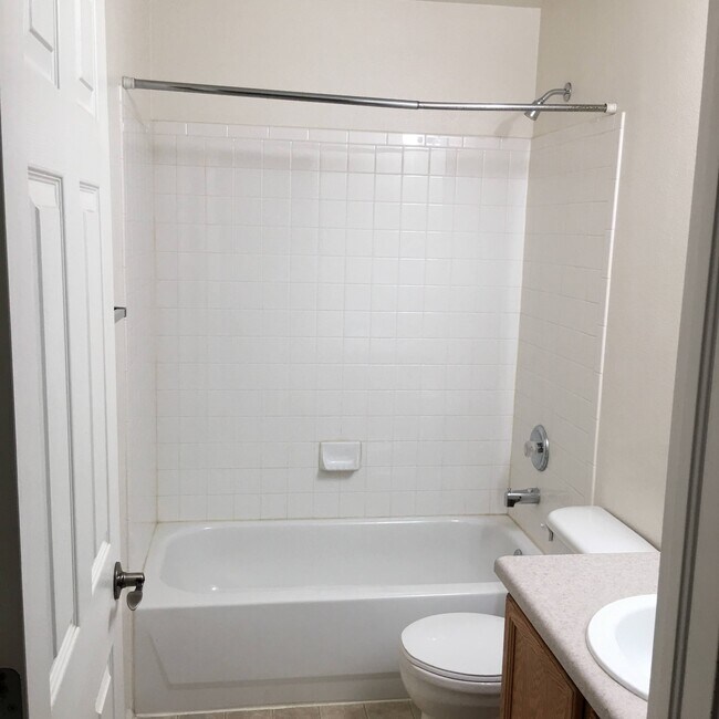 Building Photo - 1645 Cherry Hills Ln