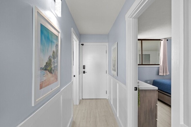 Building Photo - Sea Mark Tower – 3BR Ocean-View Condo