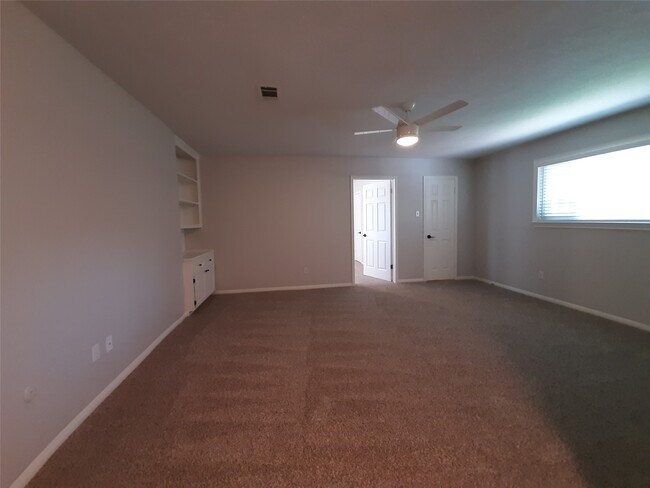 Building Photo - 5310 Glenmere Ln