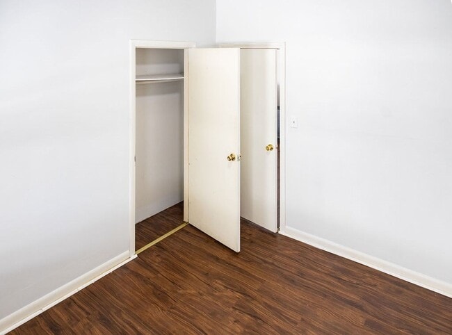 Building Photo - 27 Columbia St