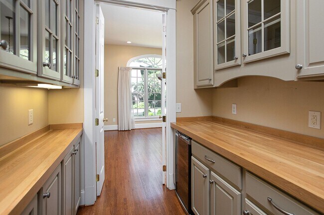 Building Photo - Improved price and available immediately!! Stunning Governor's Club Chapel Hill home!