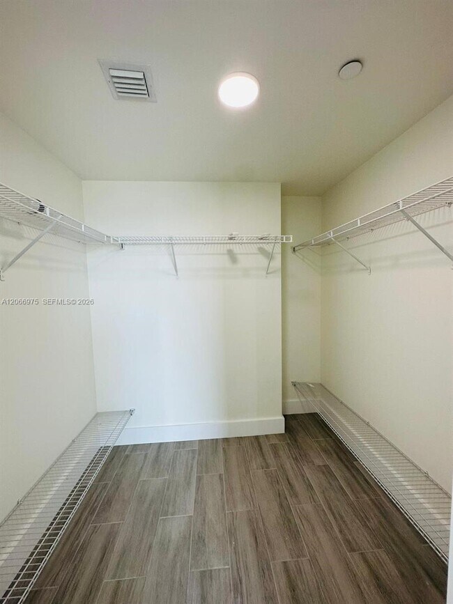 Building Photo - 1250 S Miami Ave