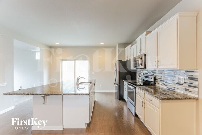 Building Photo - 6602 Shadow Star Dr