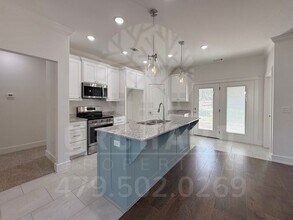Building Photo - Bella Vista Single-Family Home- 3 Bed/ 2 B...