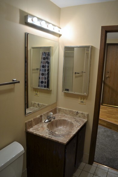 Building Photo - 871 Cross Creek Ct