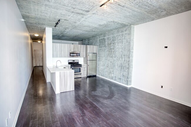 Primary Photo - 1345 S Wabash Ave