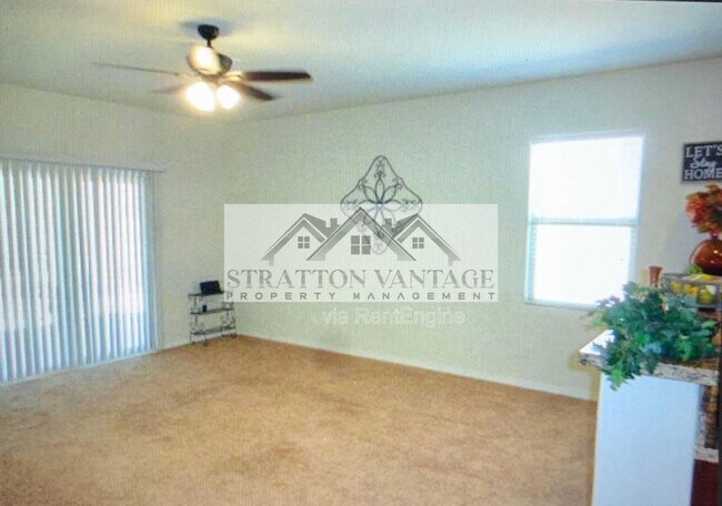 Building Photo - 24531 W Mobile Ln