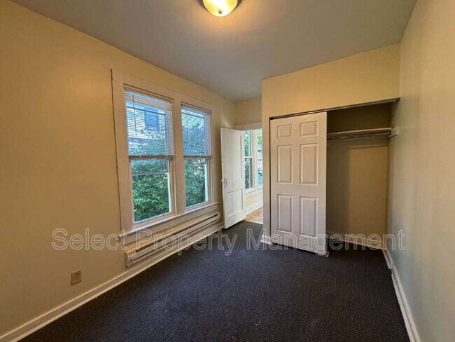Building Photo - 1132 Rivermet Ave
