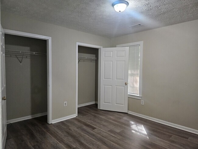 Building Photo - 1141 Micha Way