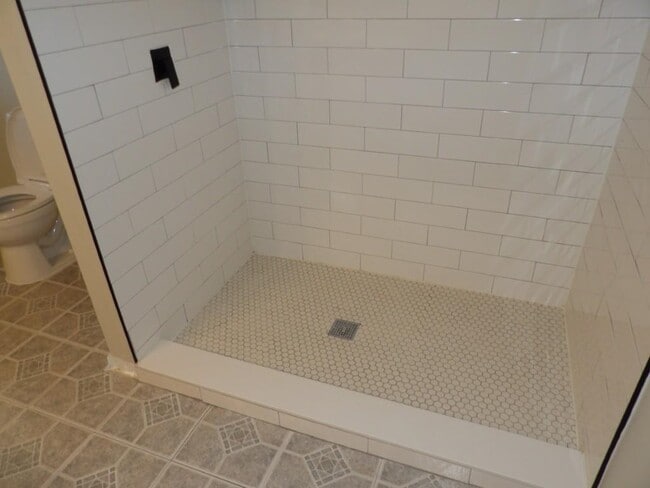 Building Photo - 917 9th Ave S