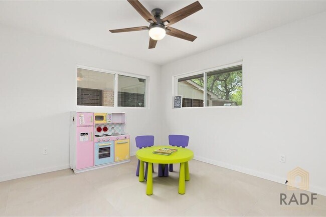 Building Photo - SPACIOUS 4 BED 3 BATH HOME FOR RENT!!!