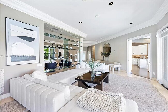 Building Photo - 6500 N Bay Rd