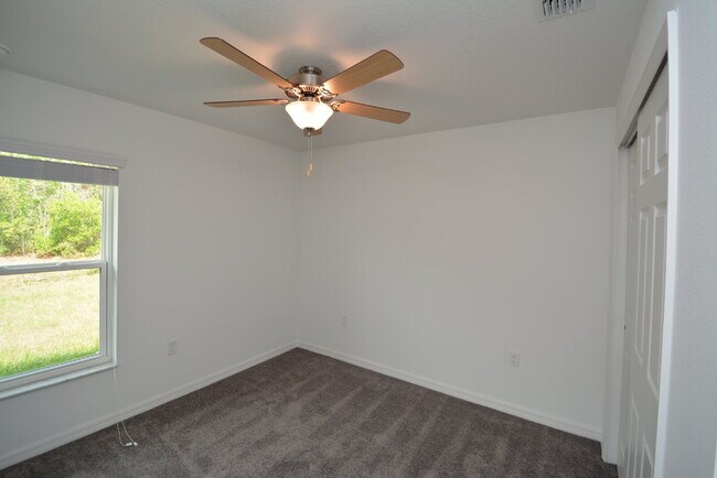 Building Photo - "Charming 3-Bedroom Duplex with Granite El...