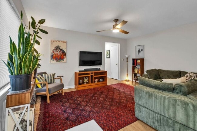 Building Photo - 1 bedroom in Chicago IL 60630