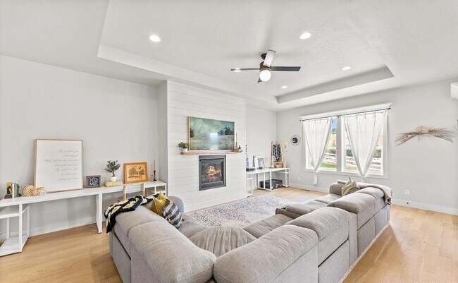 Building Photo - 6580 Sage Basin Way