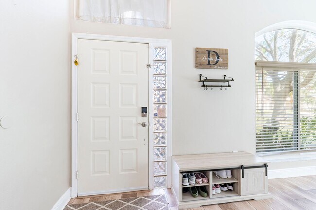 Building Photo - STUNNING 4-BED, 3-BATH HOME WITH SOLAR PANELS IN TAMPA, FL!