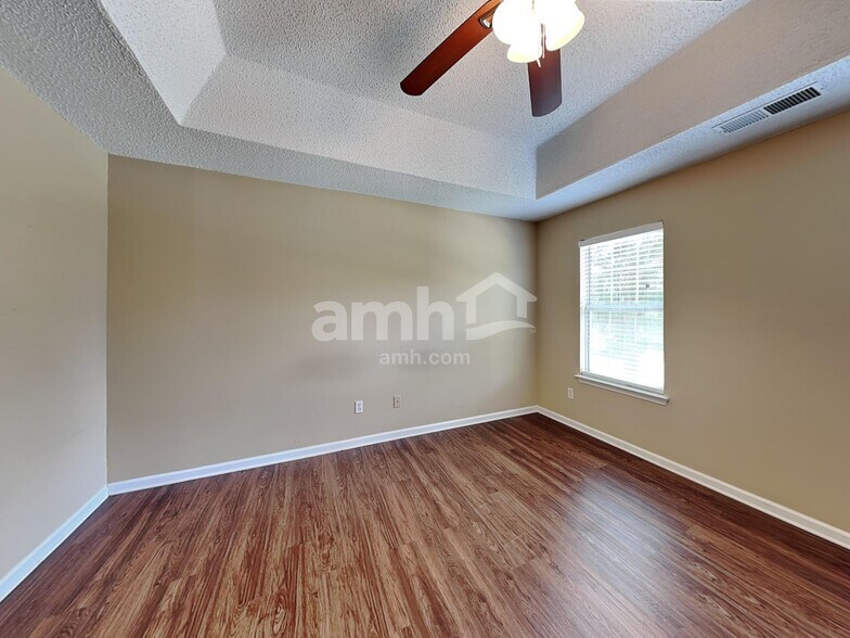 Building Photo - 12719 Diamond Dr