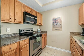 Building Photo - Palms at Waters Edge 3336-J8