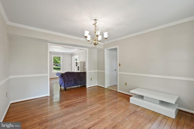 Building Photo - 10 Apple Blossom Ct