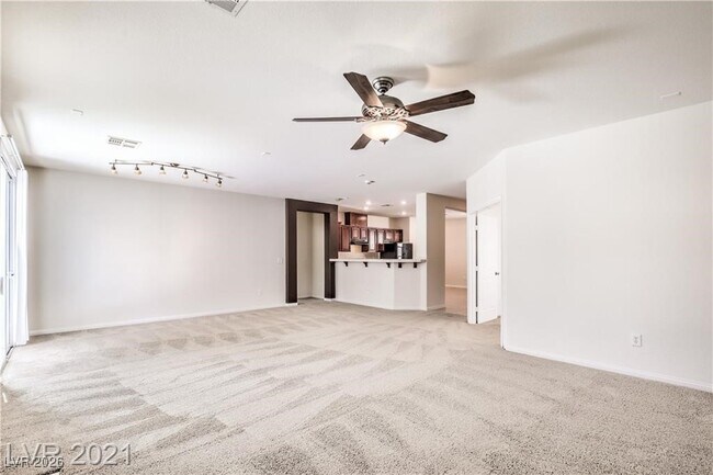 Building Photo - 2121 Silvereye Dr