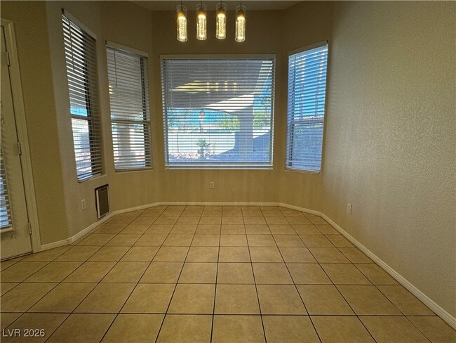 Building Photo - 8625 Desert Bird Dr