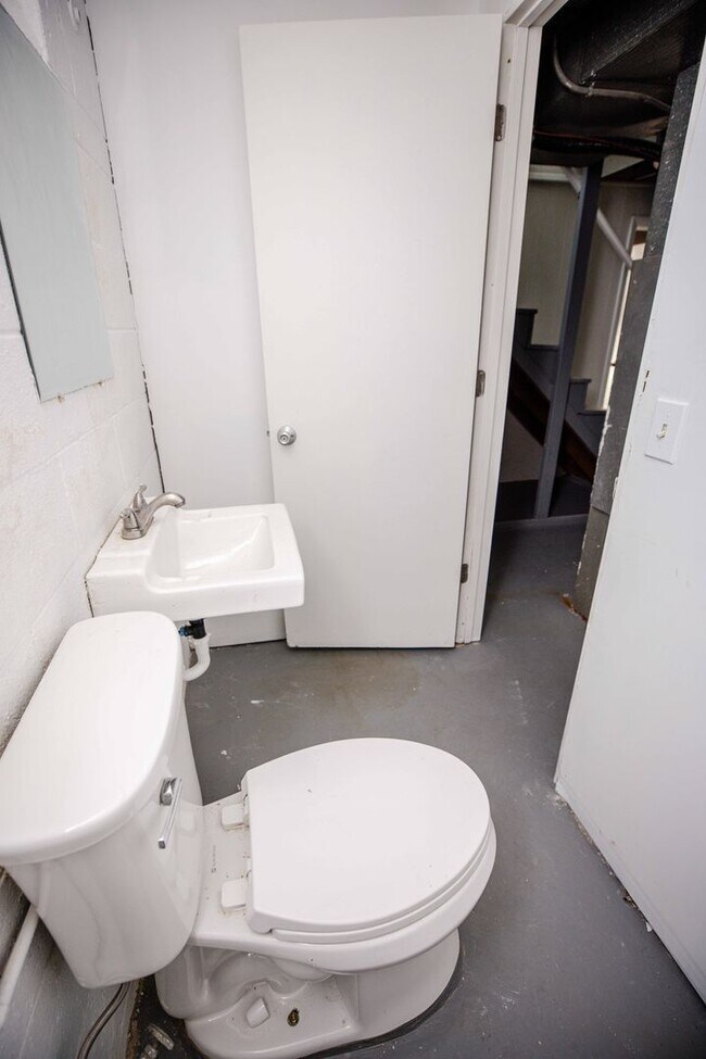 Building Photo - Beautiful Two bedroom home available for rent!